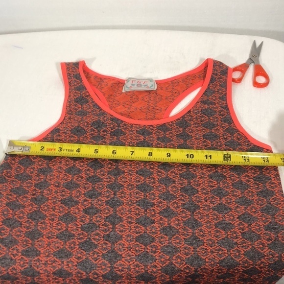 𝅺F & F exercise top - Picture 4 of 5